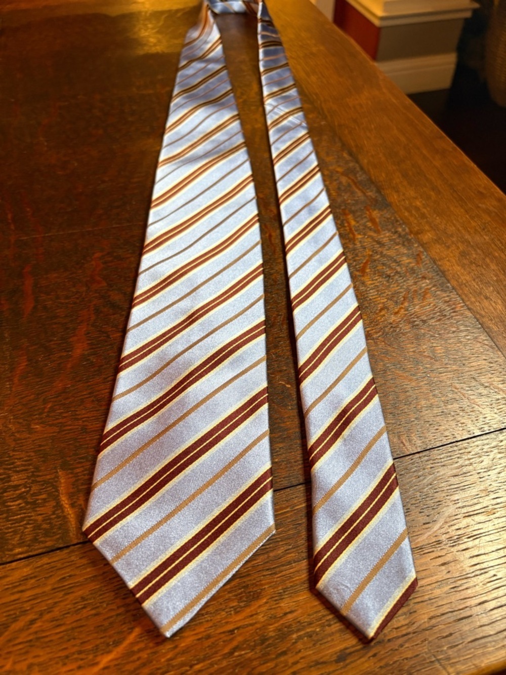 Ermenegildo Zegna 100% Silk Blue and Burgundy Striped Tie - Picture 2 of 4